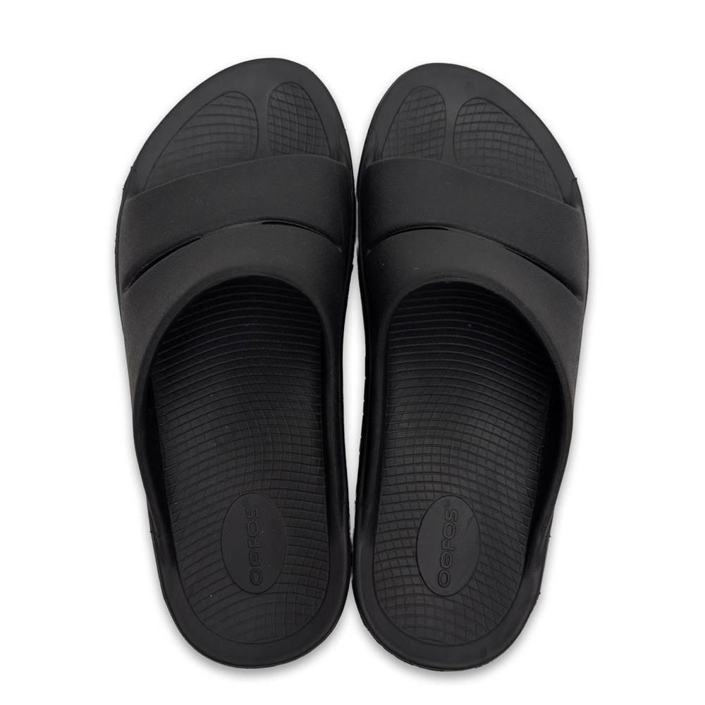 Oofos Men’s Black Sandals size 11. EU 44 - Picture 2 of 4